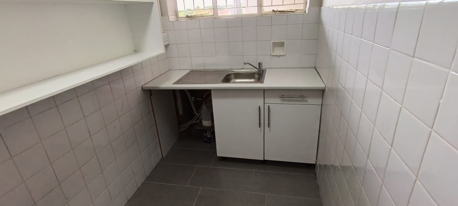 To Let 1 Bedroom Property for Rent in Oostersee Western Cape